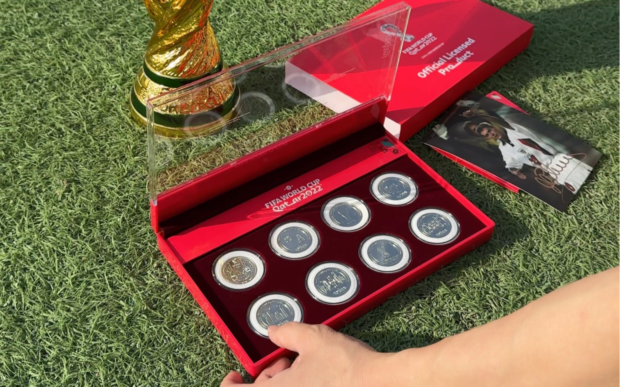 卡塔尔世界杯纪念币 快捡漏！六十多到手价，这一套面值就有16了，见到了赶紧抢吧！#世界杯 #世界杯纪念币